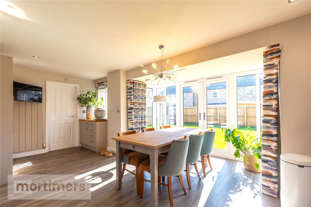 Property photo 2 of 28 Open Plan Living