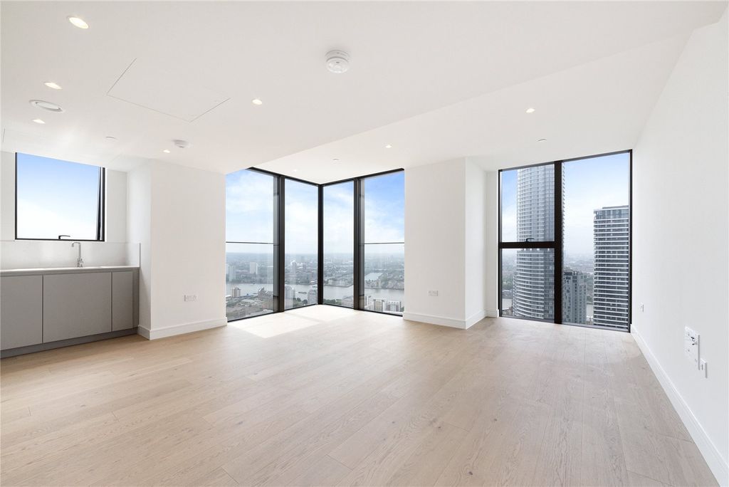 Property photo 1 of 13 Harcourt Tower