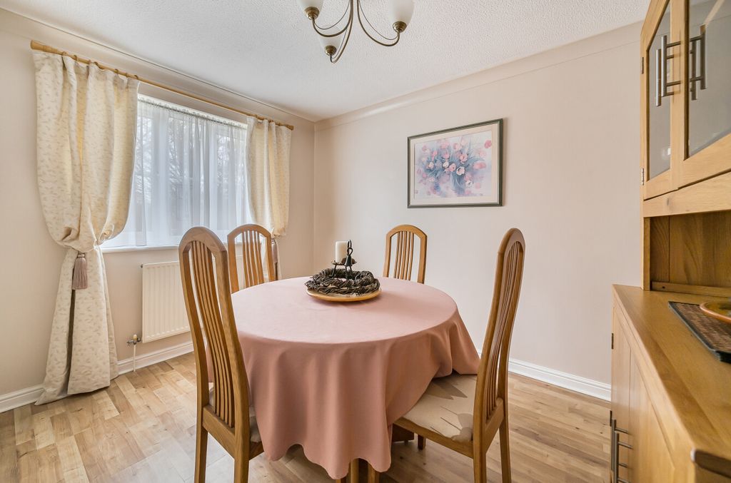 Property photo 3 of 13 1403353-2-69778Da...