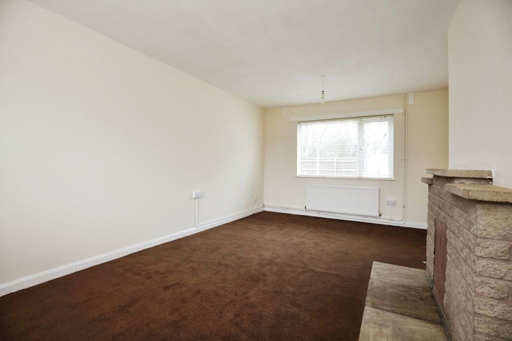Property photo 3 of 17 Sitting Room