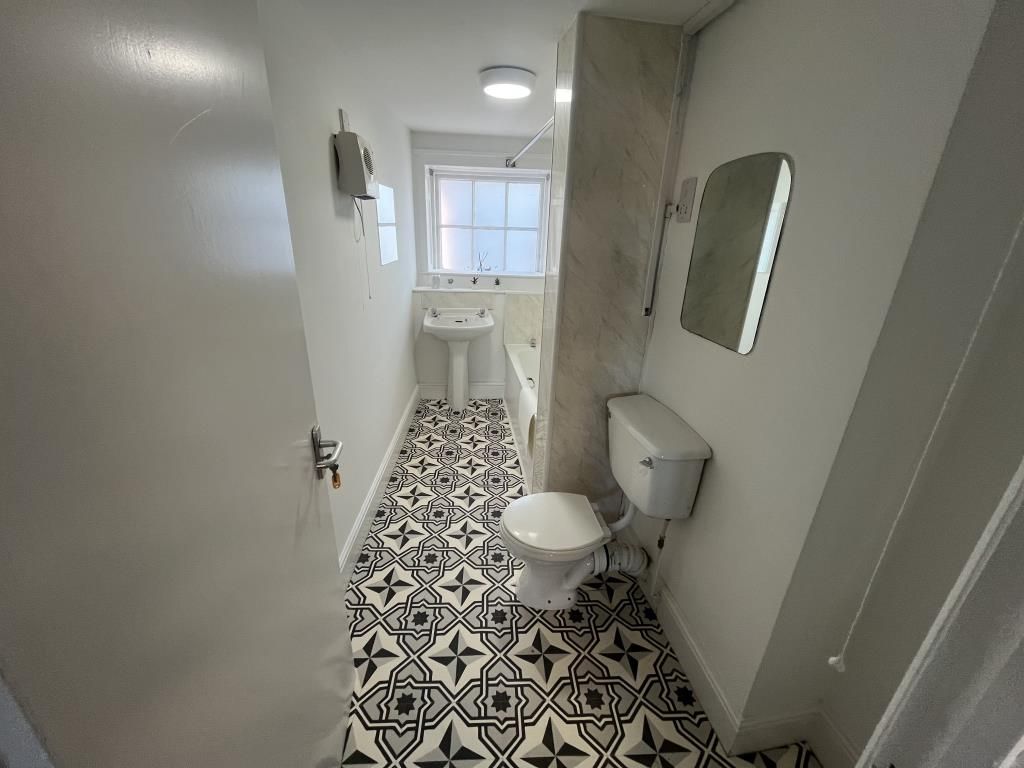Property photo 3 of 7 Bathroom