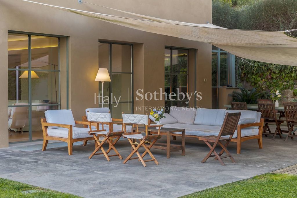 Property photo 3 of 33