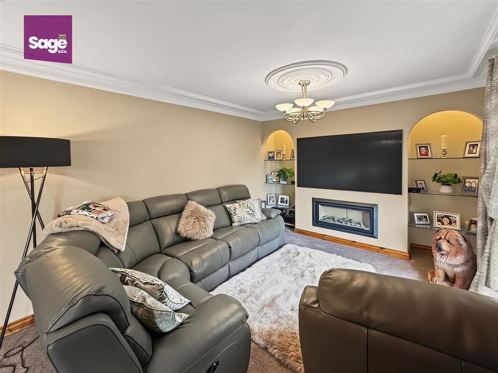 Property photo 2 of 41