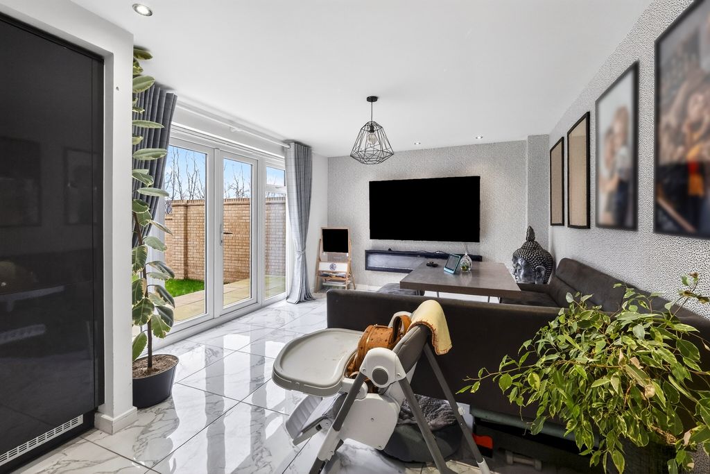 Property photo 2 of 30