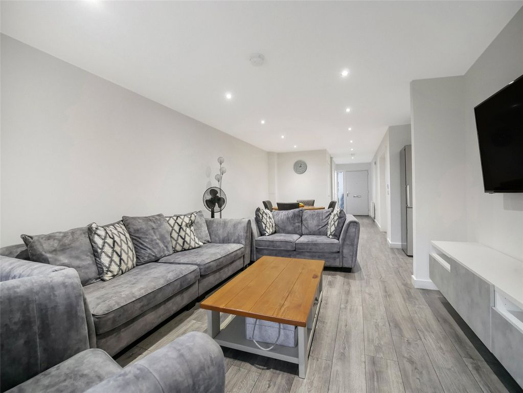 Property photo 3 of 21 Picture No. 05