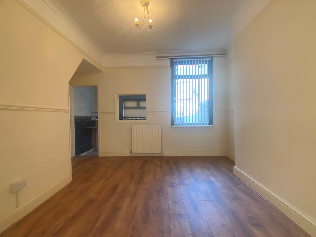 Property photo 3 of 8 Dining Room