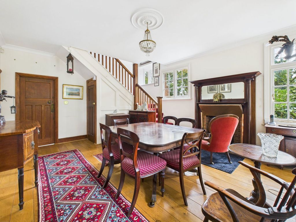 Property photo 3 of 27