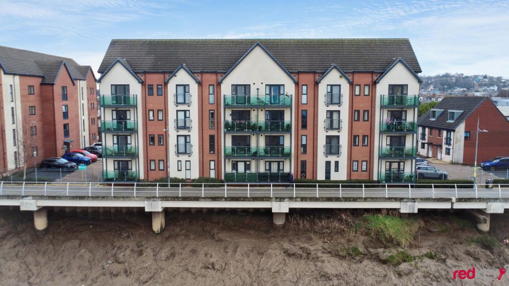 Property photo 1 of 8 External