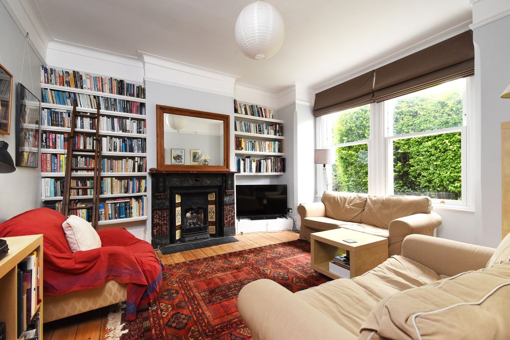 Property photo 3 of 10