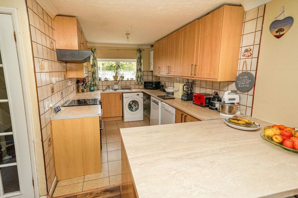 Property photo 3 of 25