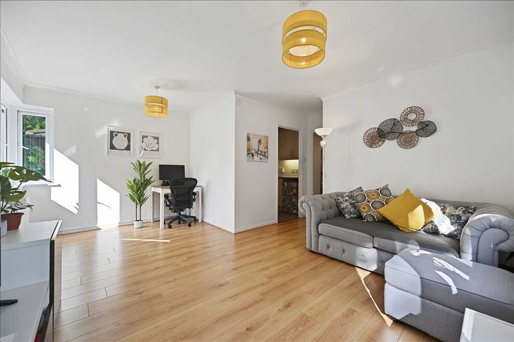 Property photo 2 of 9