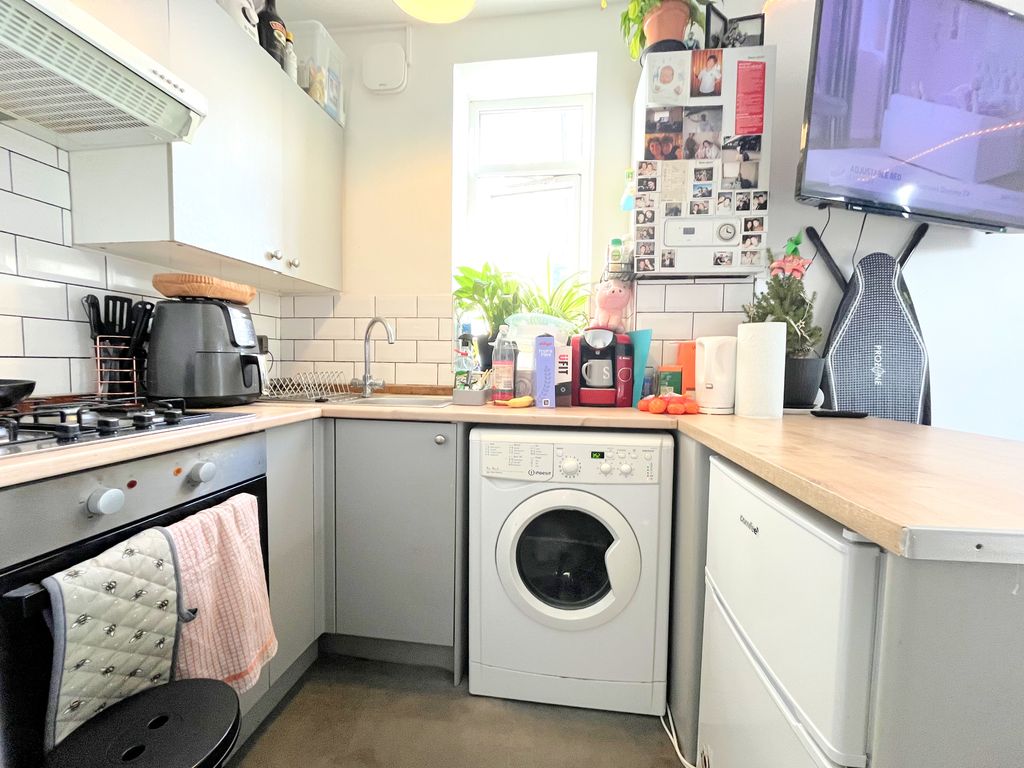 Property photo 3 of 4