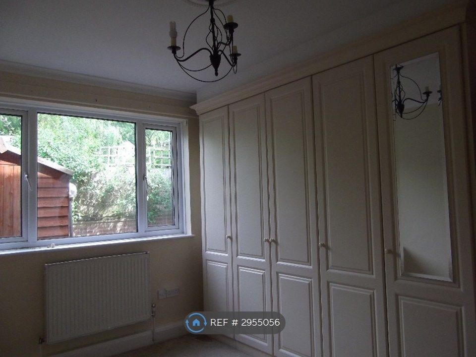 Property photo 3 of 7 Main Bedroom