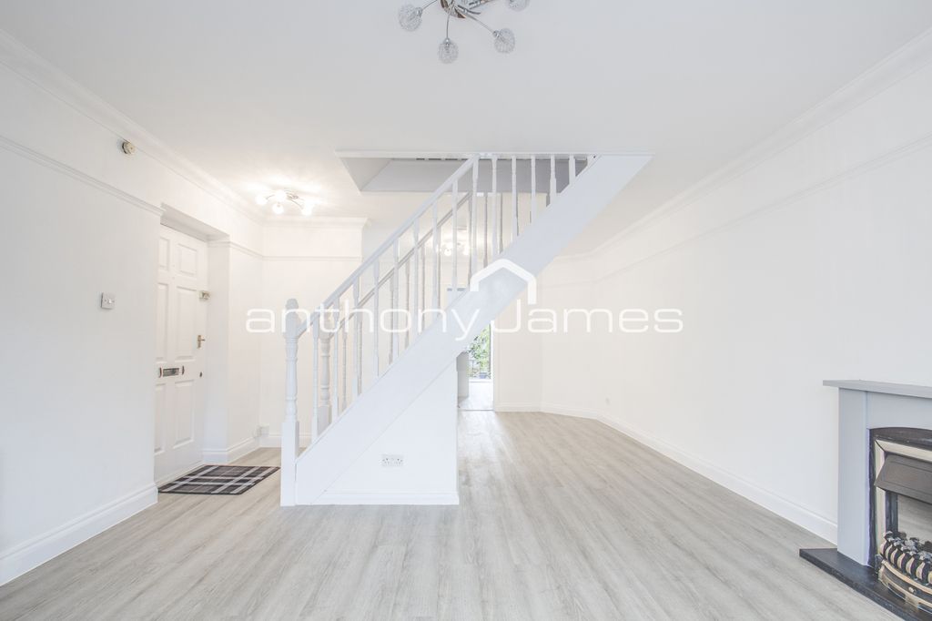 Property photo 3 of 16 Gallery