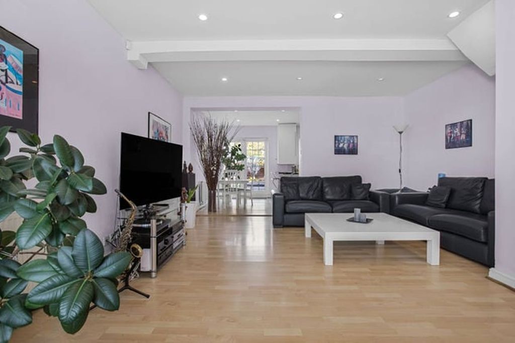 Property photo 2 of 15