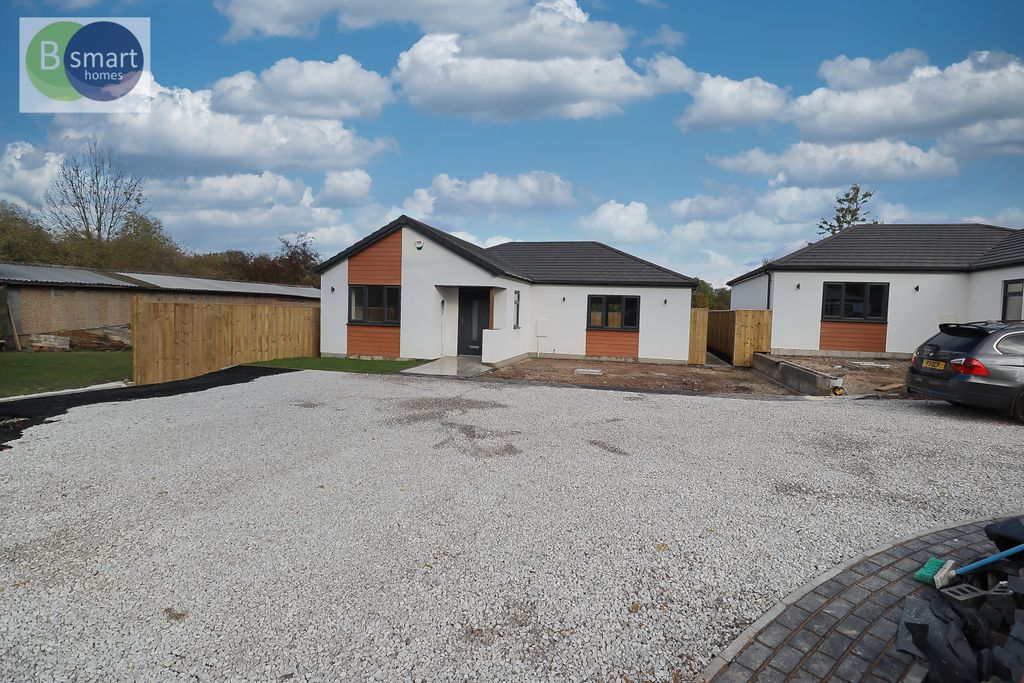 Property photo 2 of 13 Img_1133