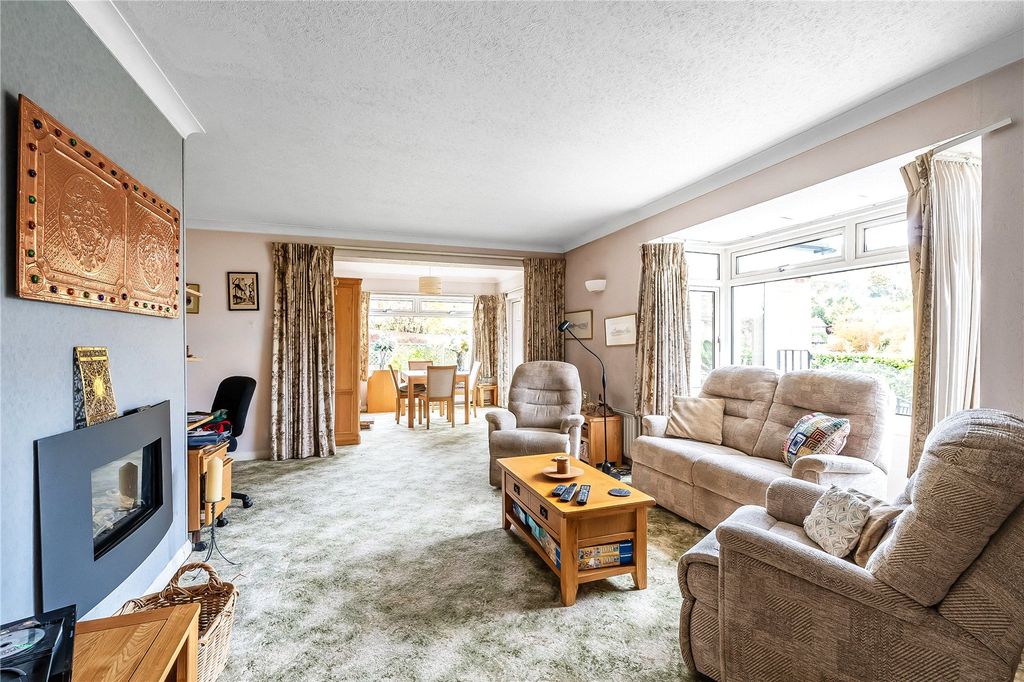 Property photo 3 of 15 Sitting Room