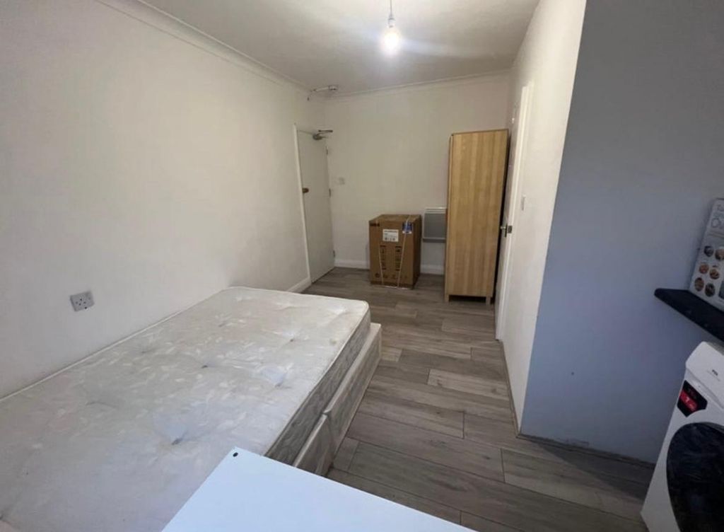 Property photo 2 of 3