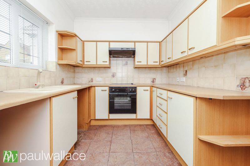 Property photo 3 of 15 Kitchen