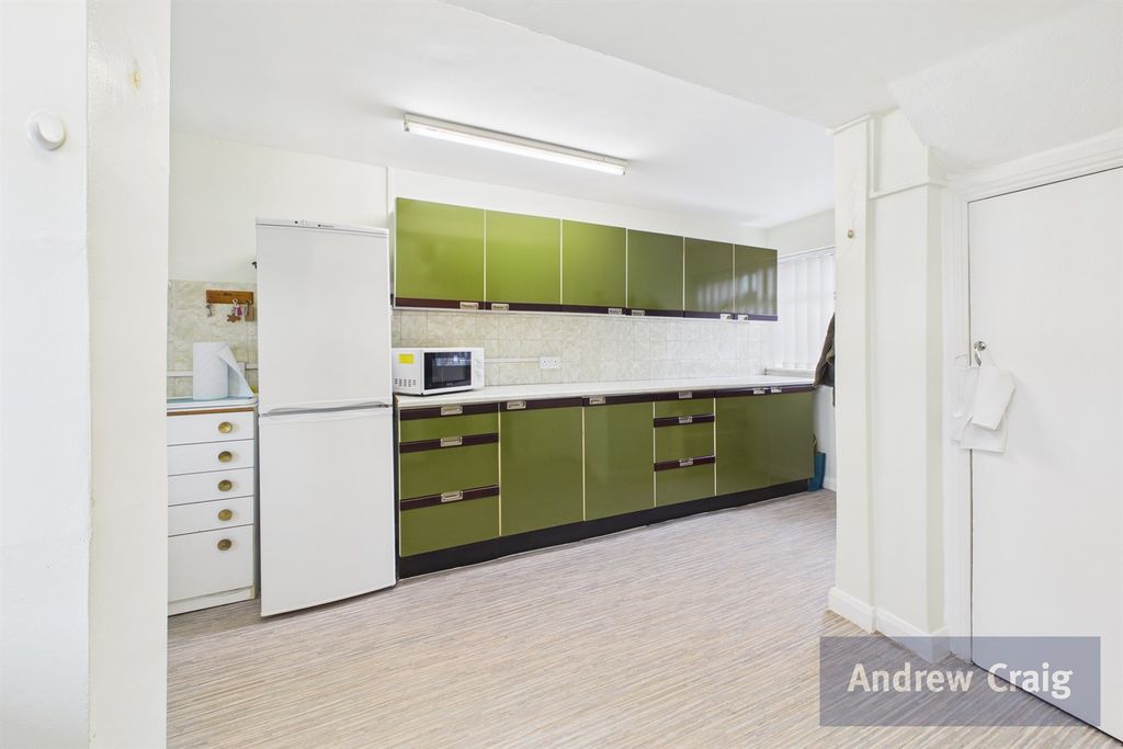 Property photo 3 of 16 Kitchen