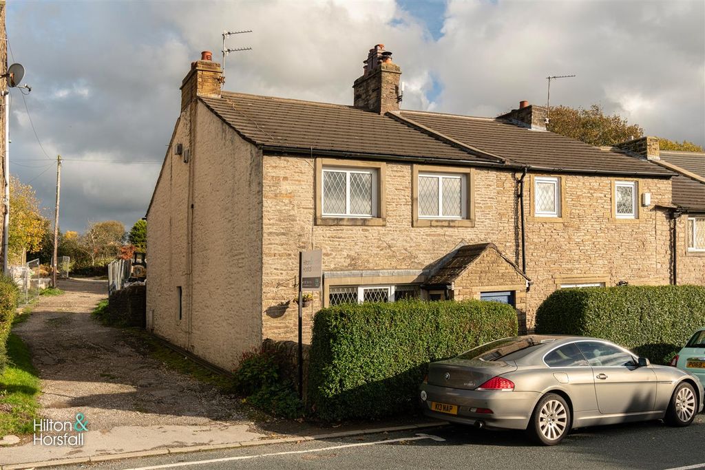 Property photo 1 of 11 Gisburn Road