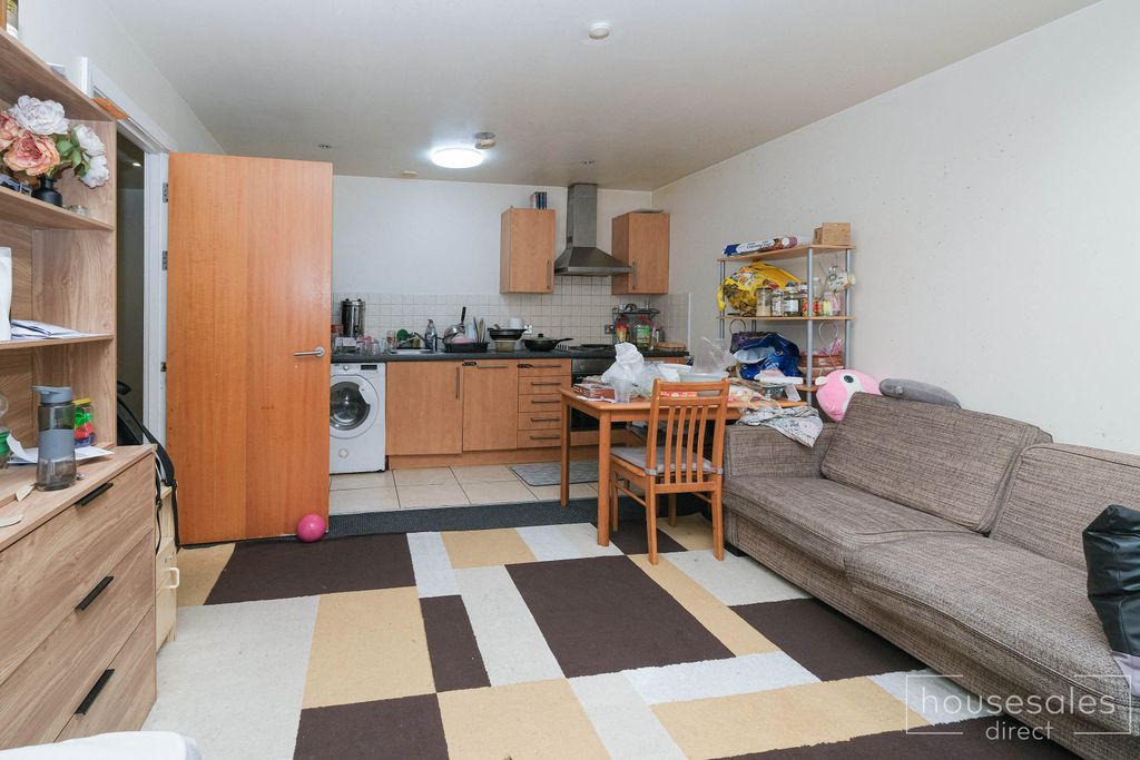 Property photo 2 of 6