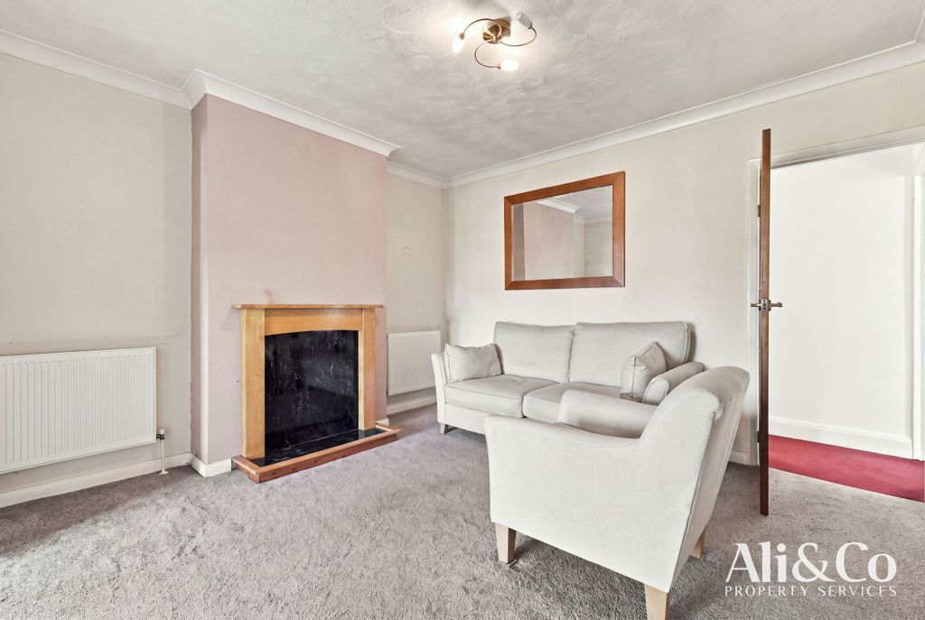 Property photo 2 of 34