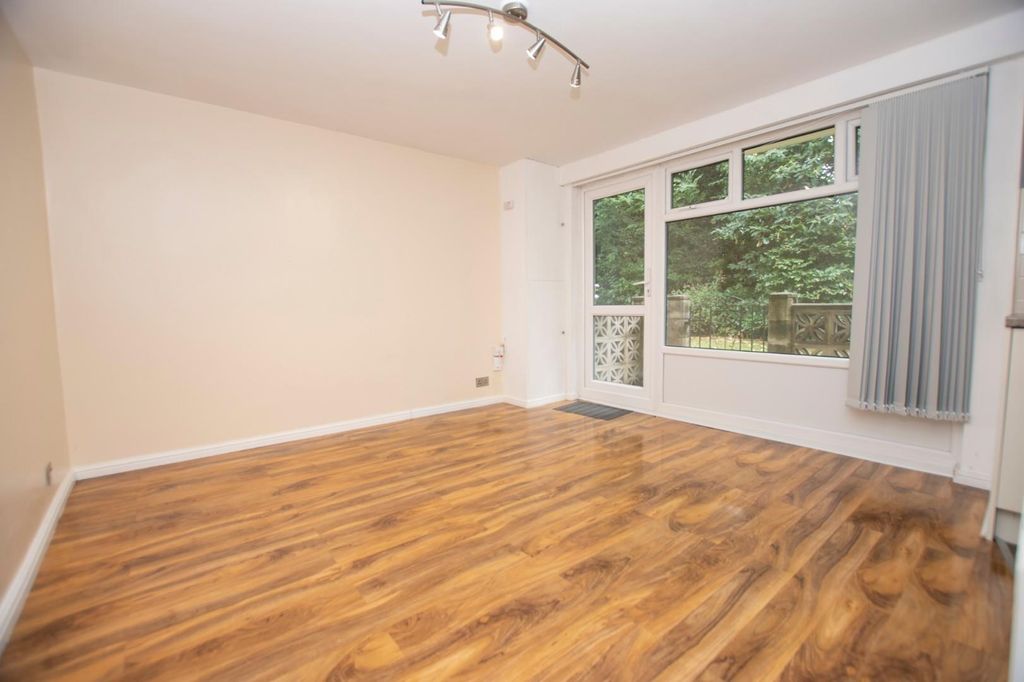 Property photo 3 of 11 W-Vedygnvuevicppgqcg6A.Jpg