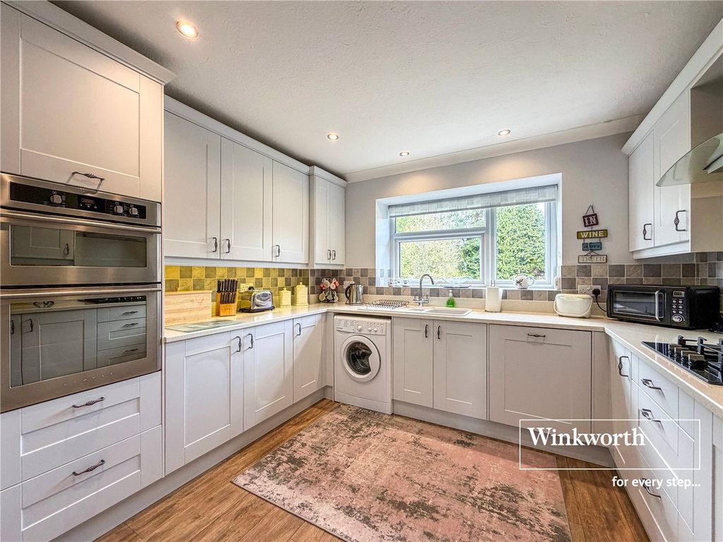 Property photo 2 of 18 Picture No. 30