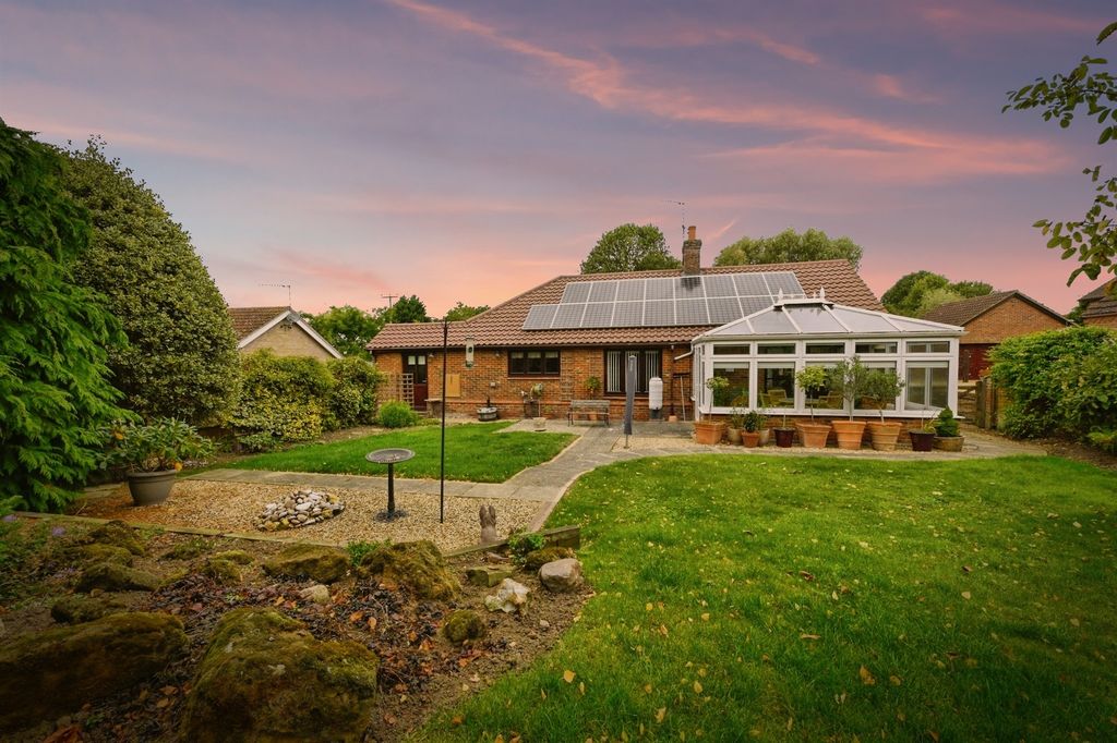 Property photo 1 of 28