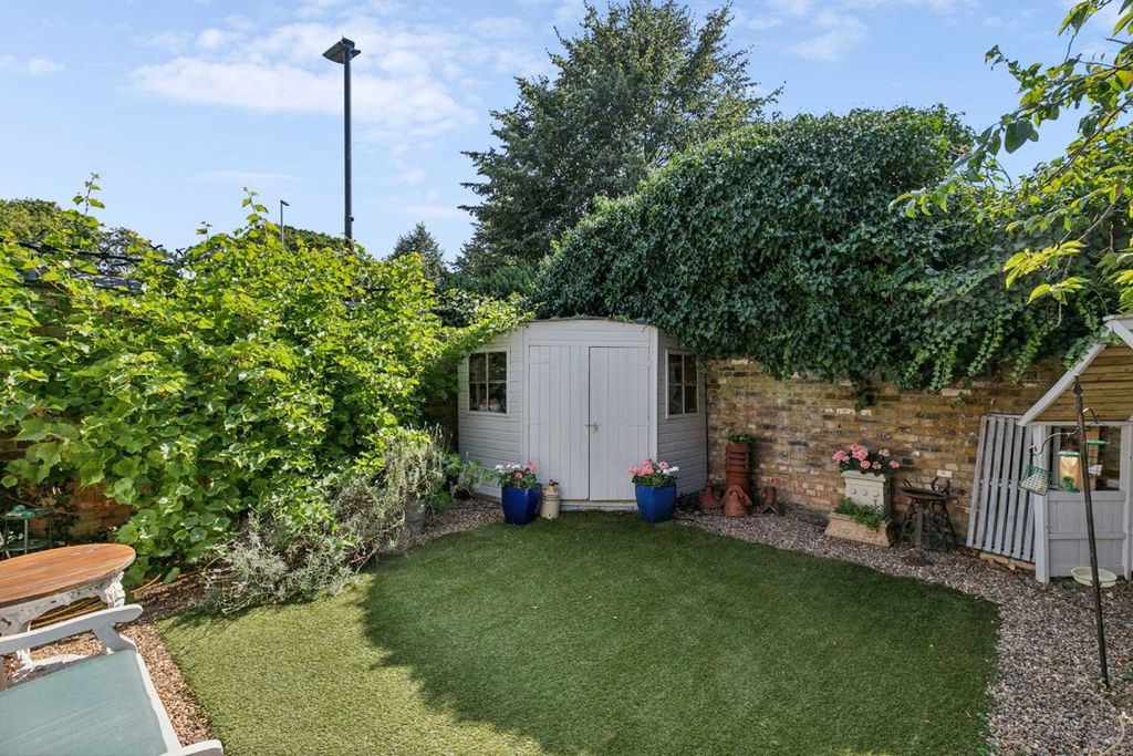 Property photo 3 of 5