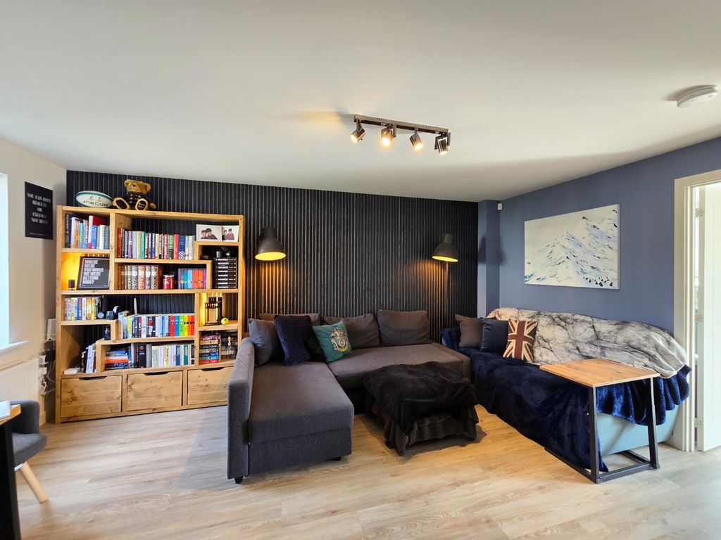 Property photo 3 of 10 5306733