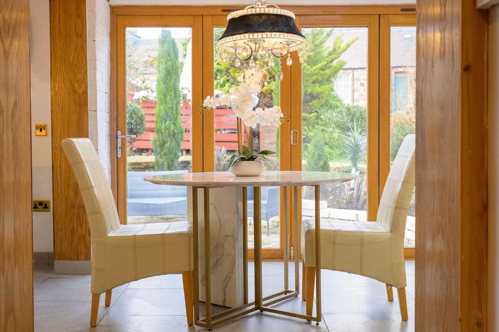 Property photo 3 of 30