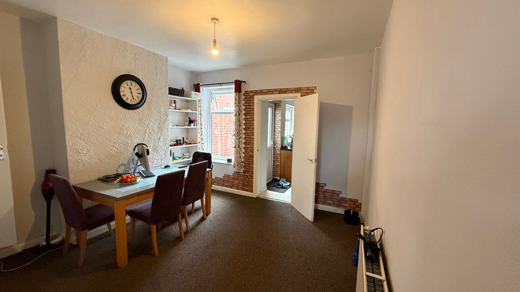 Property photo 3 of 21