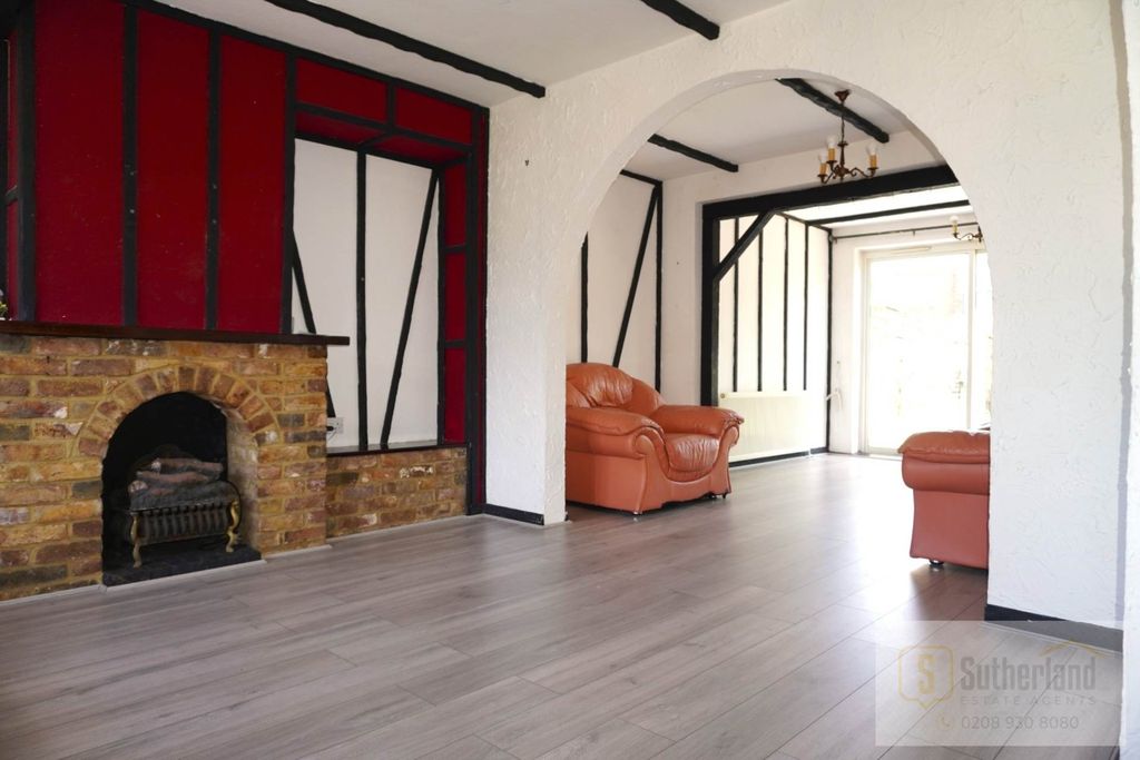 Property photo 2 of 17