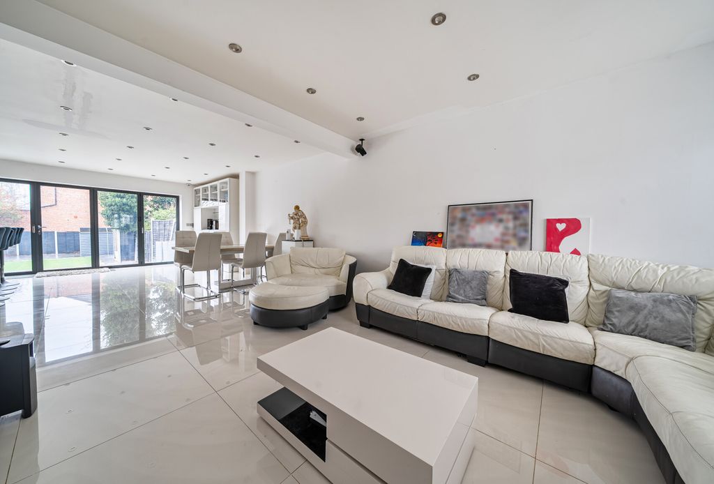 Property photo 3 of 15 1423969-12-69Aaeb...