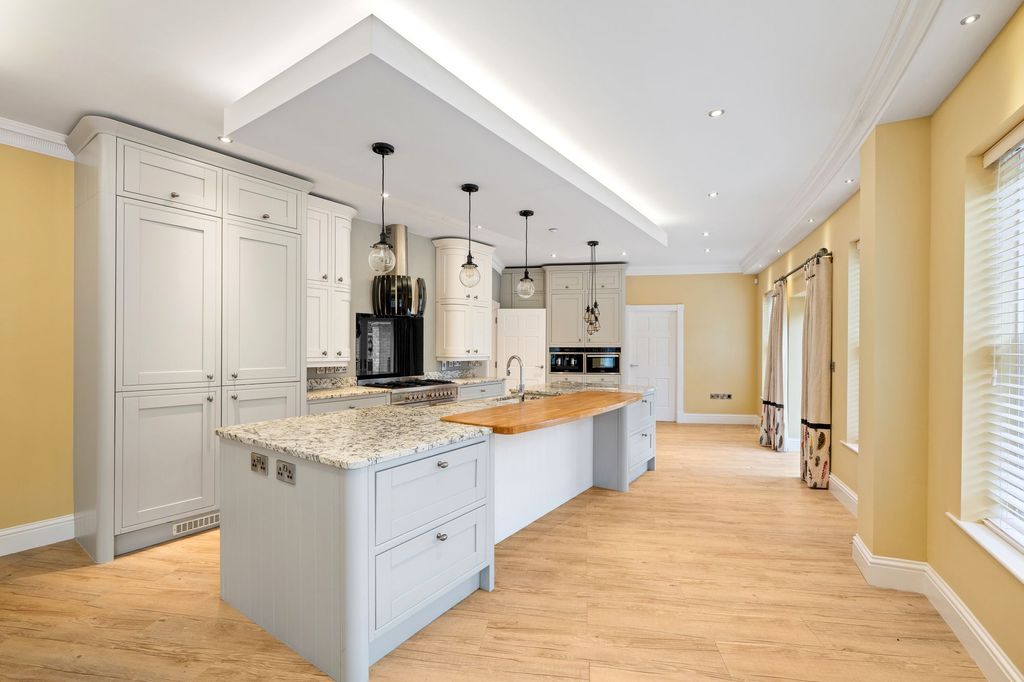 Additional image 8 of 6 bed end terrace house for saleShelley Place, The Colosseum, Lincoln LN1