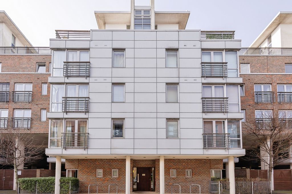 Property photo 1 of 20