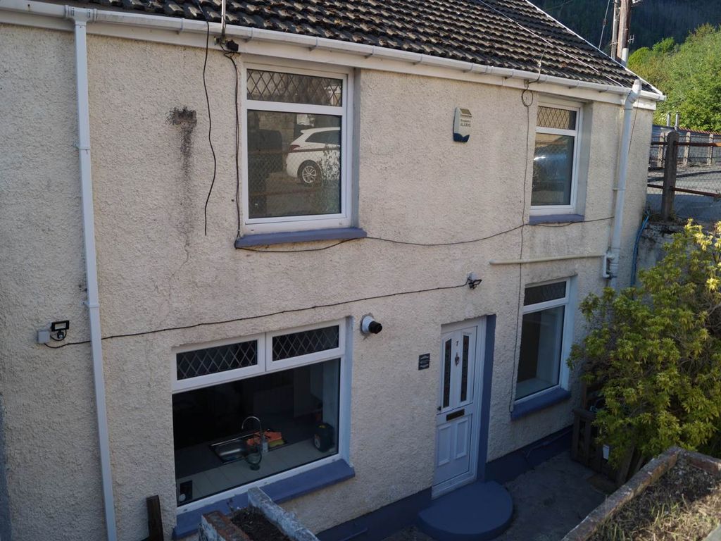 Property photo 1 of 20 1_Front