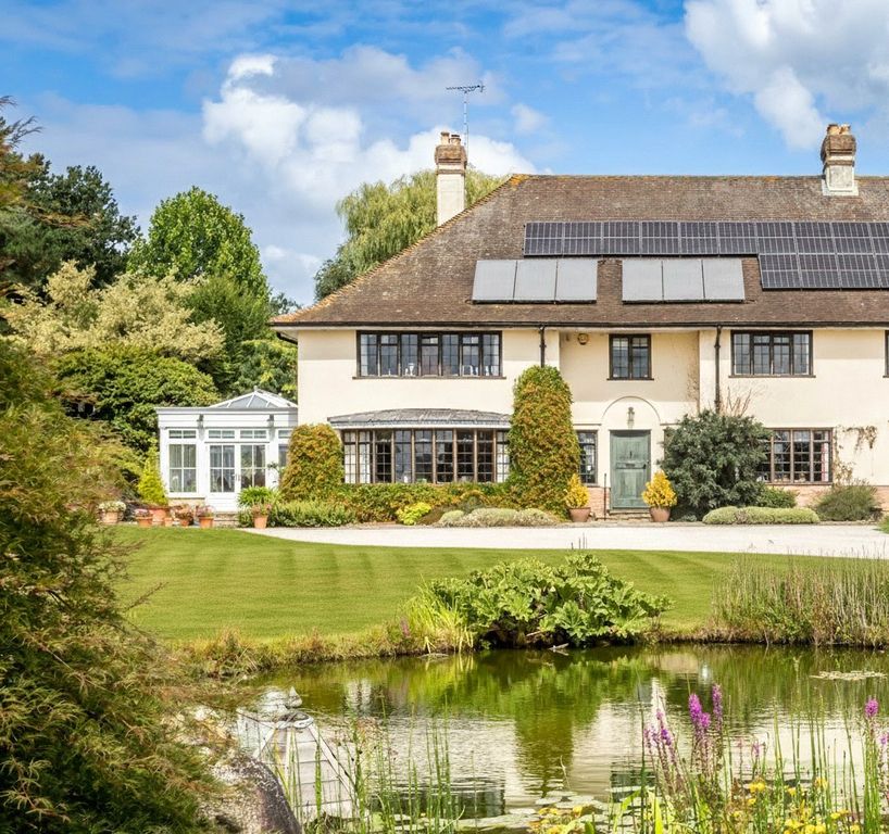 Property photo 1 of 40 House. Partnership