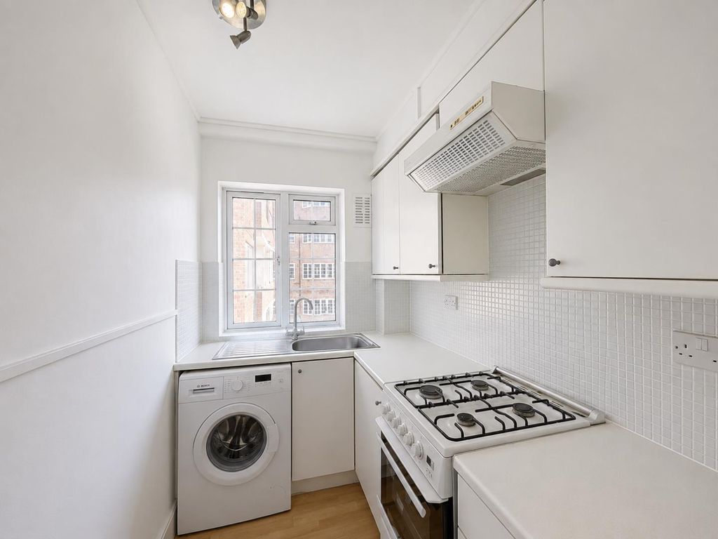 Property photo 3 of 6 48 Chiswick Village 4.Png