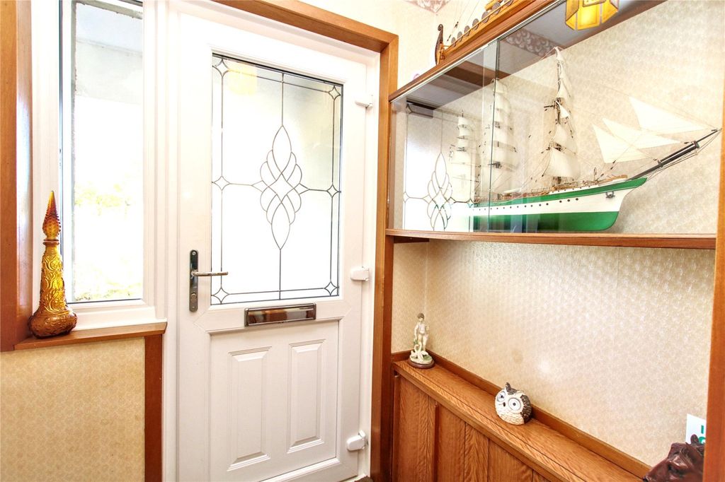 Property photo 3 of 25 Entrance Porch