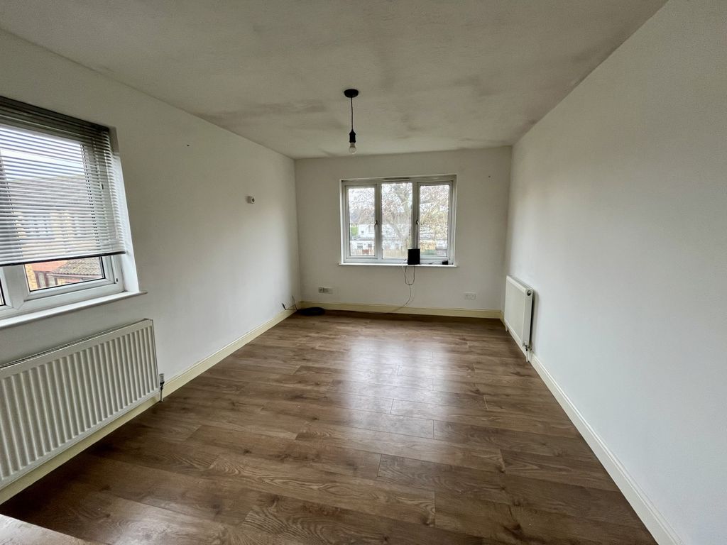 Property photo 1 of 7 Image -07