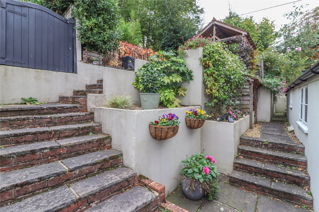 Property photo 2 of 18 Picture No. 19