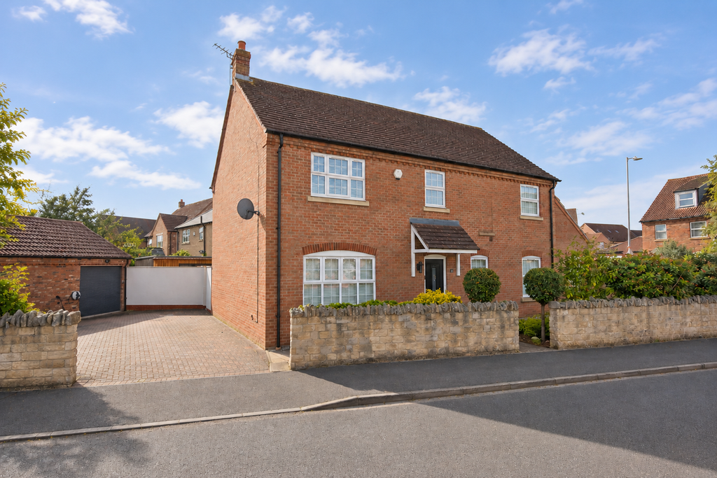 Property photo 1 of 32