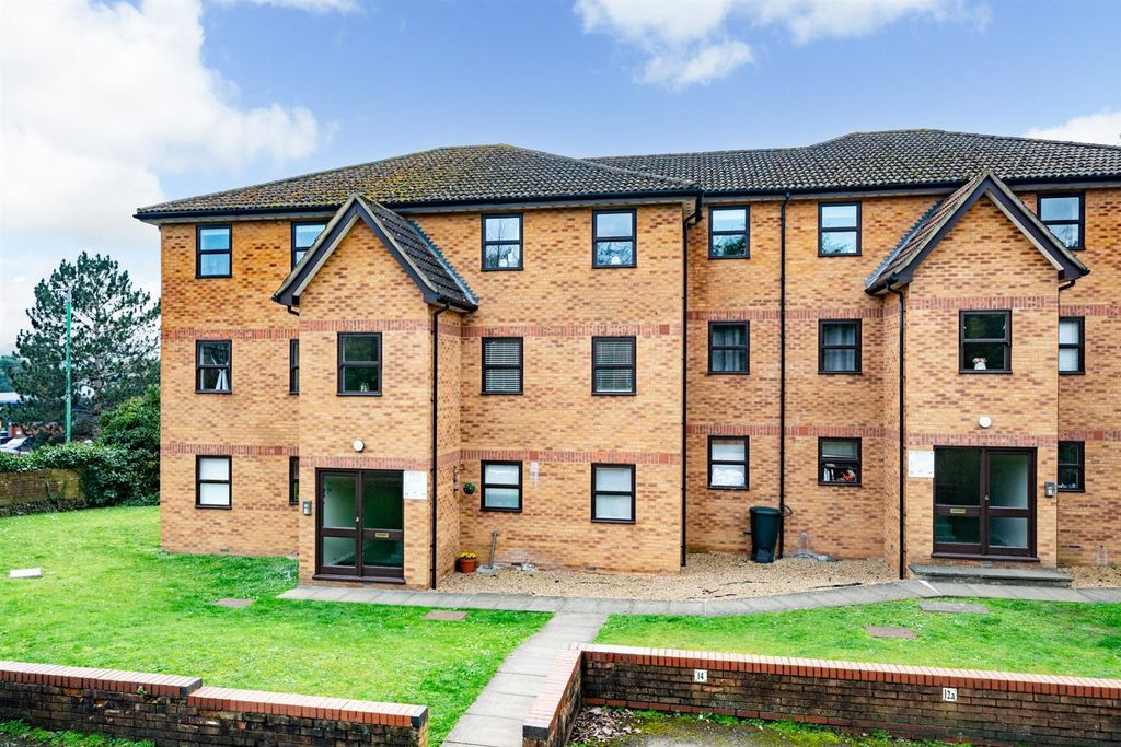 Property photo 1 of 8 Flat-14-Station-Approach-3.Jpg