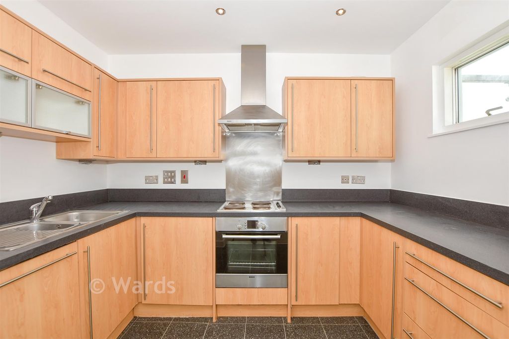 Property photo 2 of 9 Kitchen
