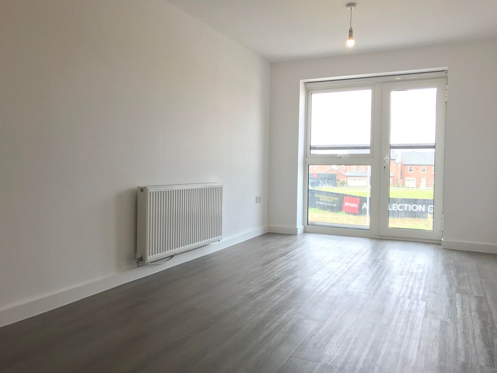 Property photo 3 of 7 Living Room