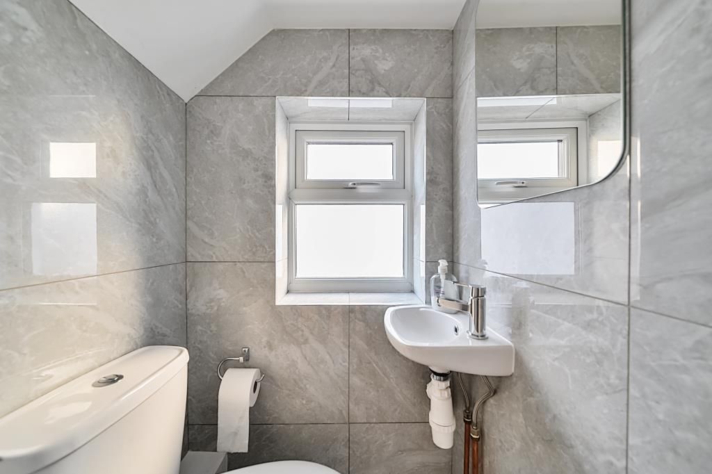 Property photo 2 of 20 Bathroom