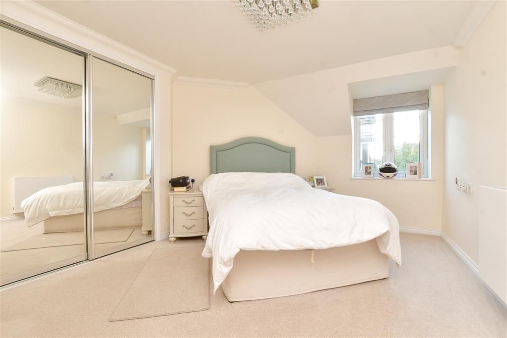 Property photo 1 of 19 Bedroom 1